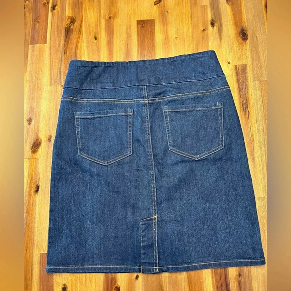 Chadwick’s of Boston pull on denim skirt with back slit size 10 womens - Picture 2 of 8